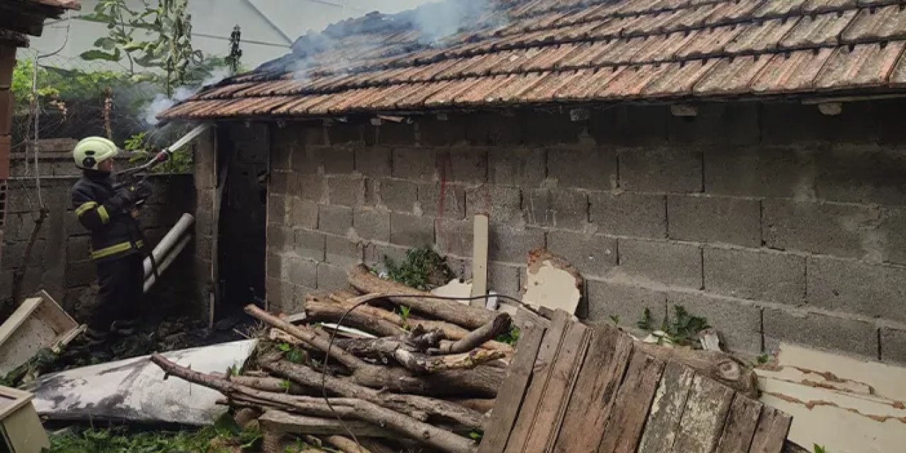 Samsun'da korku dolu anlar!  Odunlukta yangın çıktı