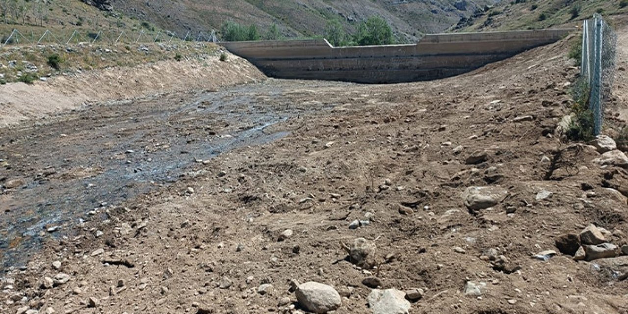 Bayburt Suludere'de tersip bendi temizlendi!