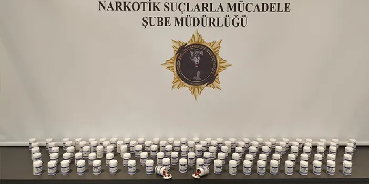 Samsun'unda uyuşturucu tacirlerine şok baskın! 6 bin 552 ecza hapı ele geçirildi