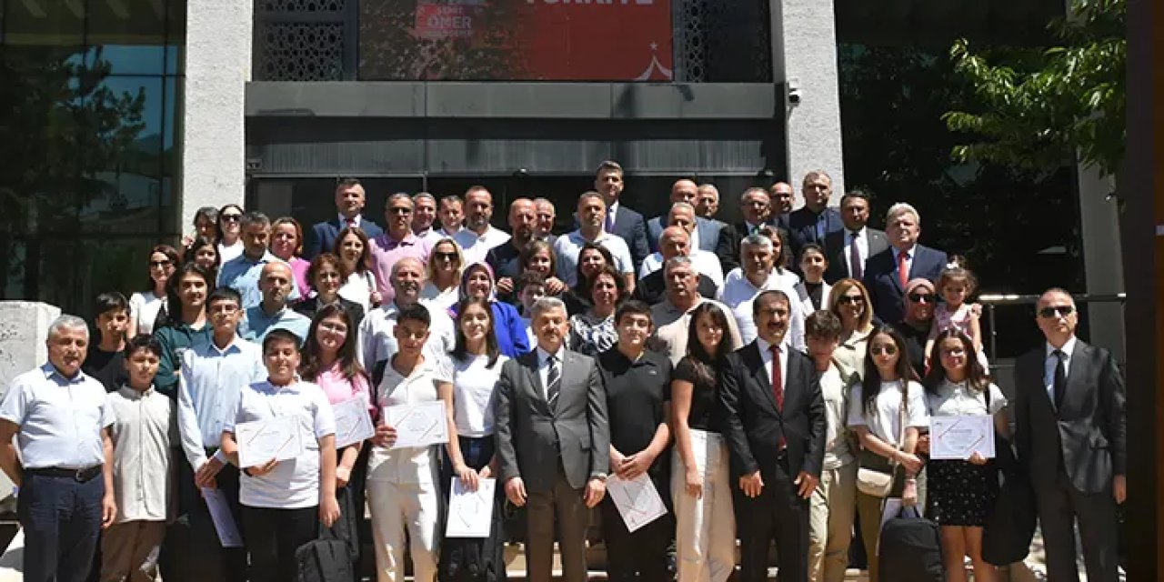 Artvin’de LGS şampiyonlarına Vali Ergün'den ödül!