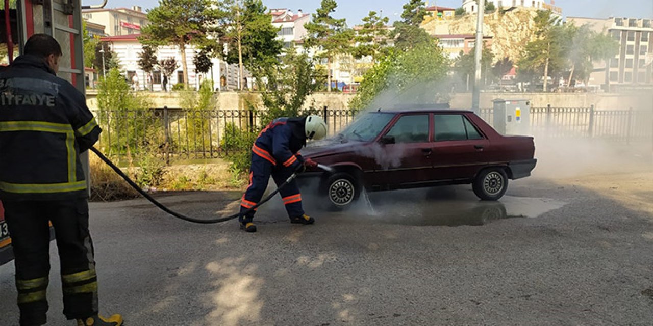 Bayburt'ta araç yangını paniğe neden oldu