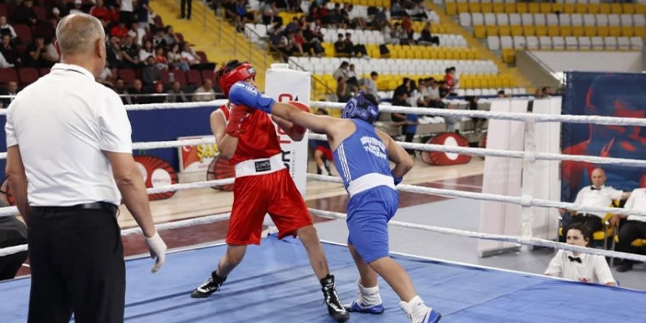Bayburt'un Arpalı beldesinde  gençler için boks zili çalıyor