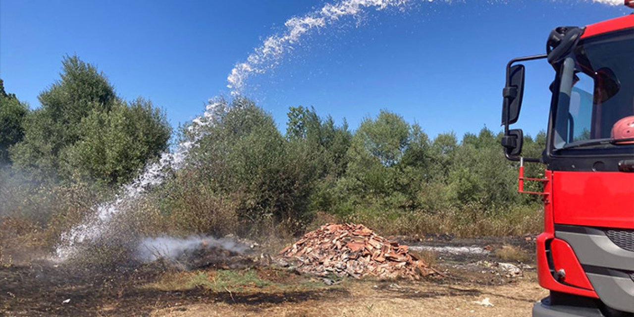 Samsun'un Kavak ilçesinde ot yangını korkuttu