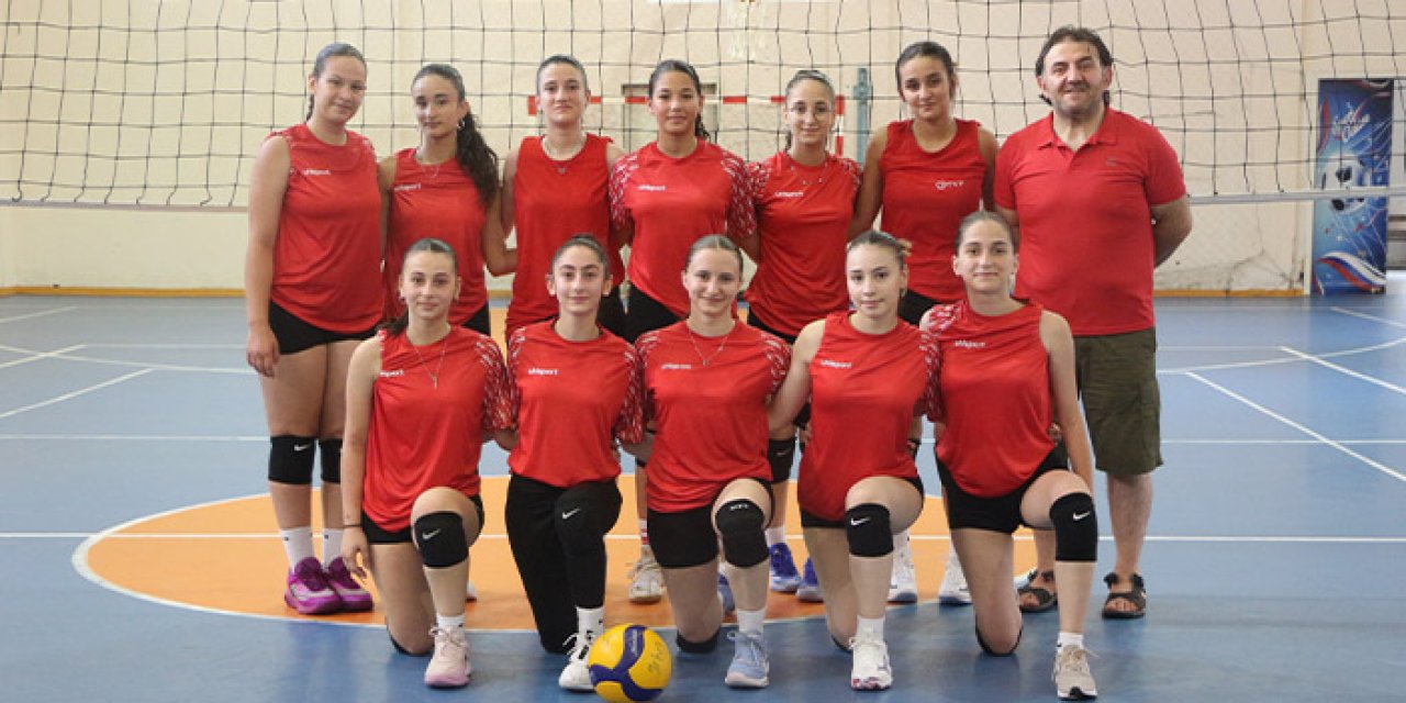 Rize’nin yıldız kızları yarı finale hazırlanıyor!