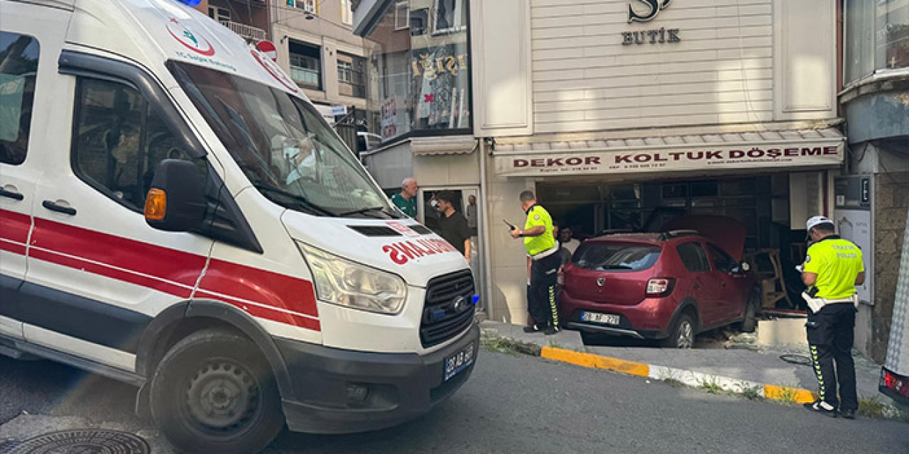 Giresun’da sürücü kontrolü kaybedip dükkana girdi! 1 yaralı