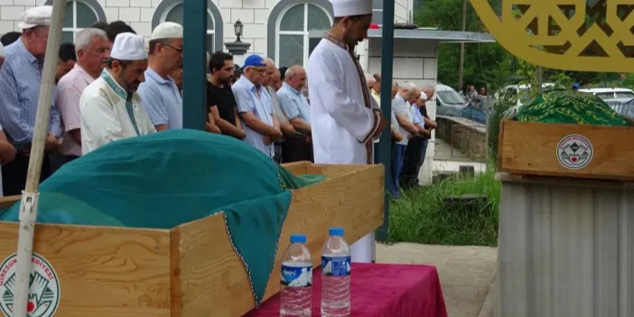 Giresun’da acı veda! Yer kavgasında ölen karı koca toprağa verildi