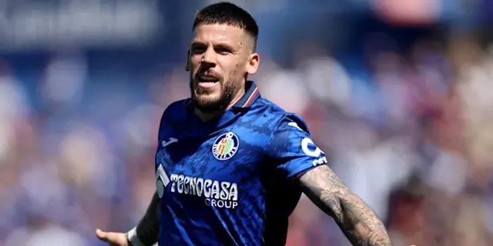 Carles Pérez kimdir, nereli, kaç yaşında? İşte kariyeri, oynadığı takımlar ve güncel durumu