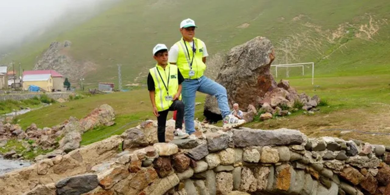 Gümüşhaneli kardeşlere Bakan Kurum’dan mesaj!