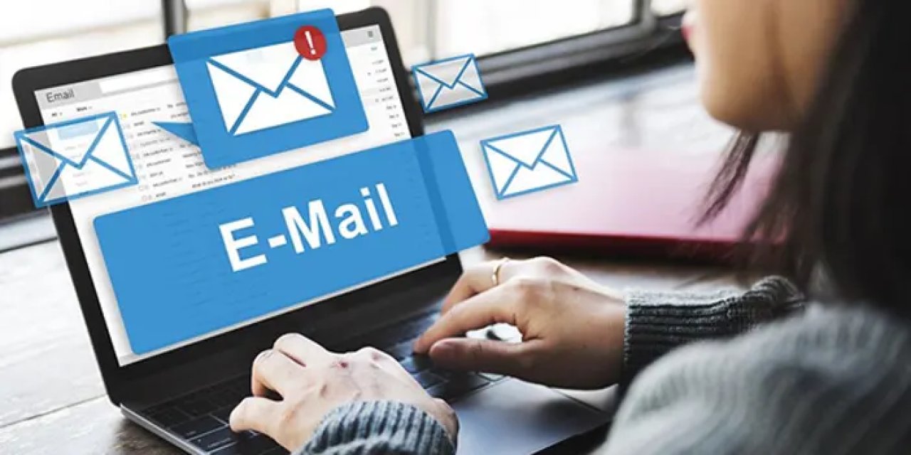 Şirket domaini ile alan adı uzantılı şirket maili alma