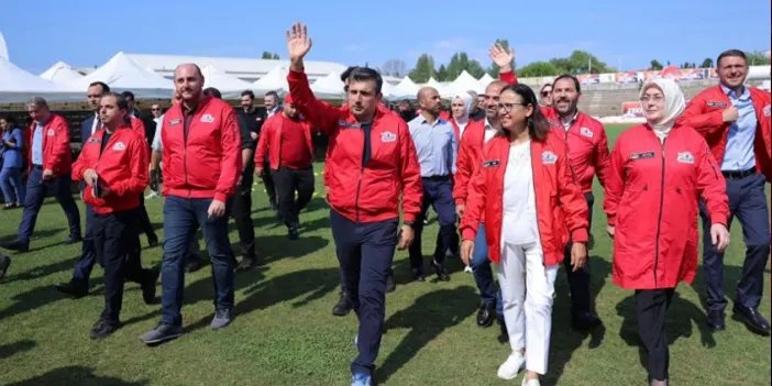 TEKNOFEST Drone Yarışmaları Yalova'da Gerçekleştirildi! Selçuk Bayraktar Gençlerle Buluştu