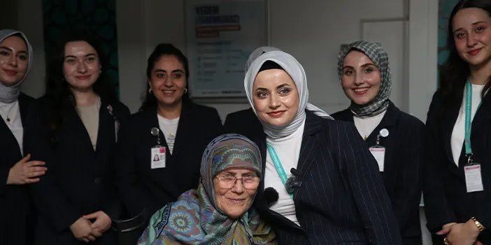 72 yaşında kanser olan kadın gittiği hastanede yoğun moral buldu!