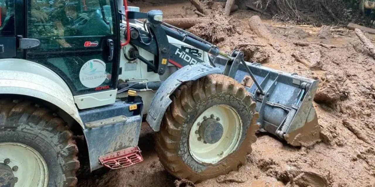 Rize’de şiddetli yağış hayatı olumsuz etkiledi!