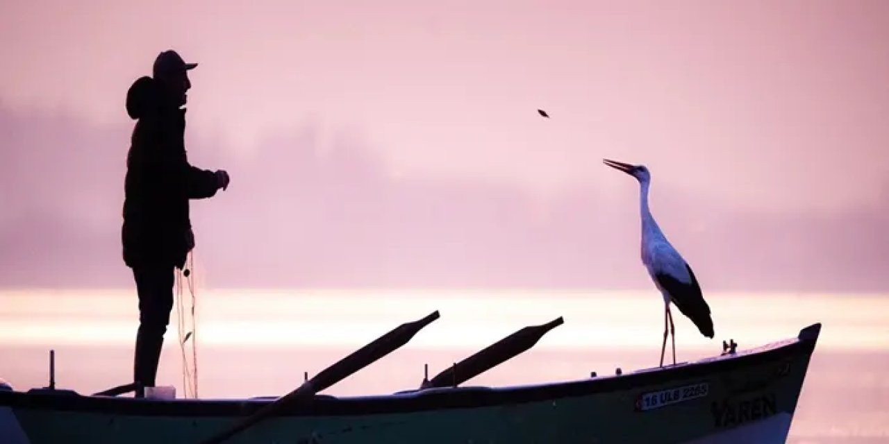 Depremi hissetti, Yerinde duramadı! O anlar kamerada