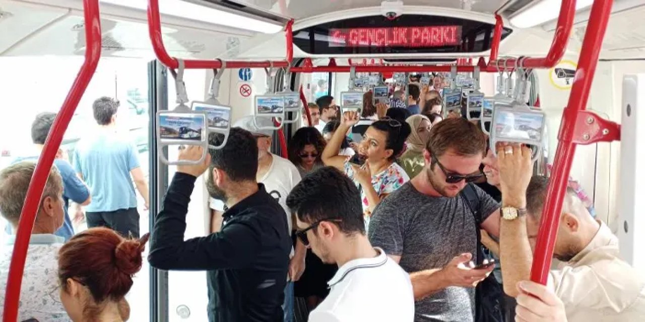 Samsun’da vatandaş tramvaylarda klima sıkıntısı çekiyor!