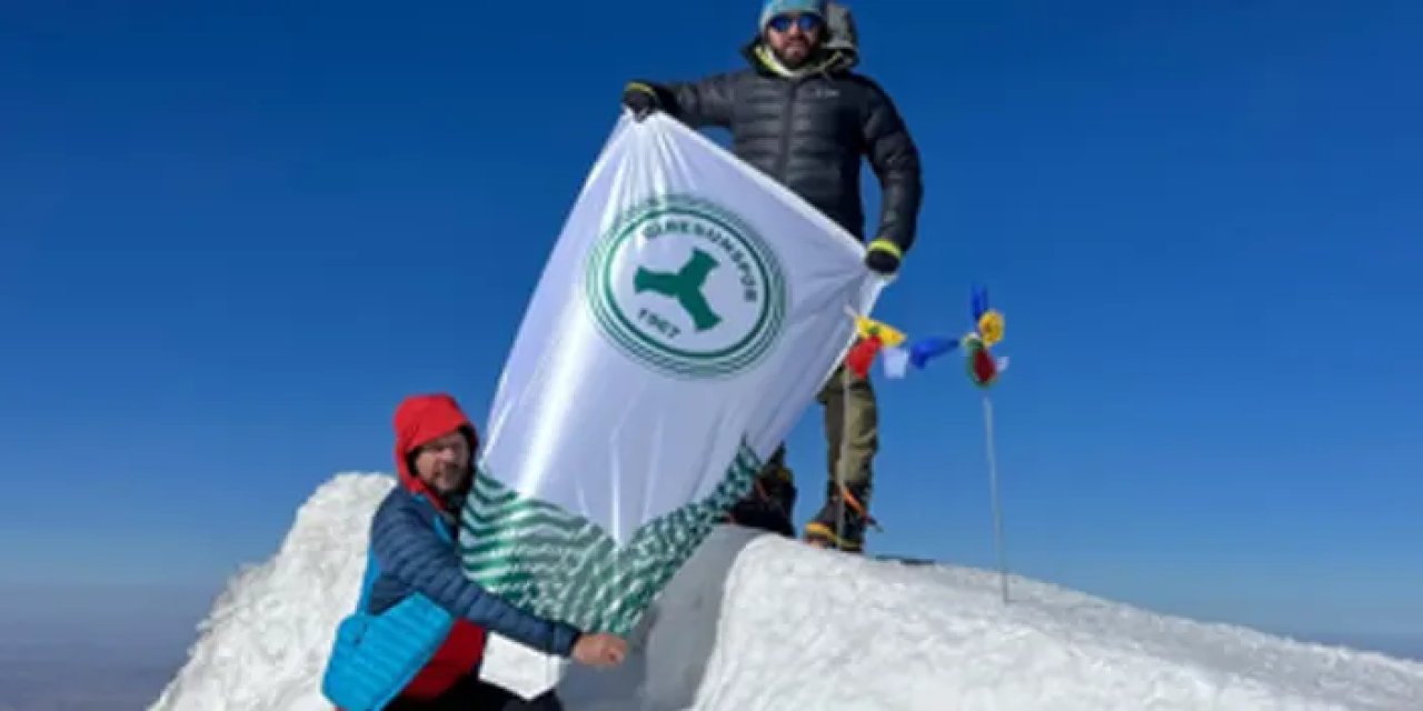 Giresun'da Ağrı Dağına zirveye çıkmak için gittiler