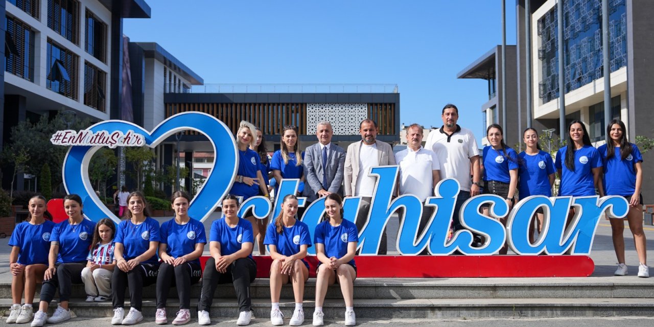 Ortahisar Belediyesi'nden 5 yeni transfer! İmzalar atıldı