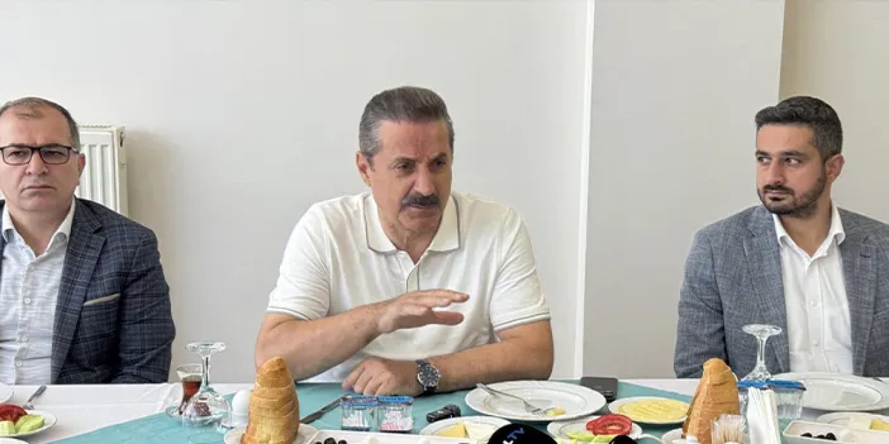 AK Parti Artvin Milletvekili Faruk Çelik basın toplantısı düzenledi