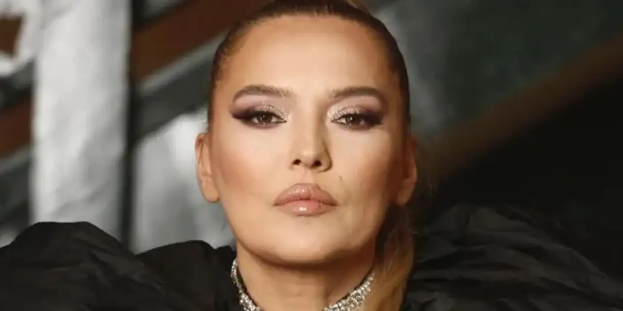 Demet Akalın’dan yaza veda paylaşımı: “Her şey senin için canım kızım”