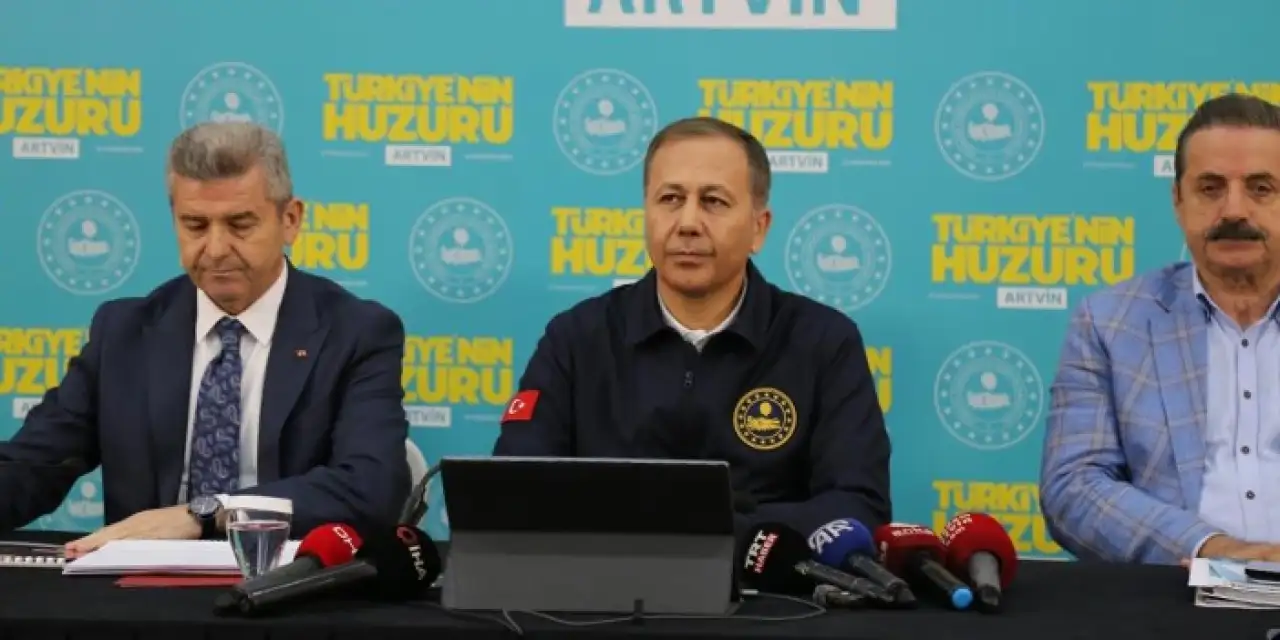 Bakan Yerlikaya Artvin'de konuştu: “Tarihi bir dönüm noktasındayız, terörsüz Türkiye’ye emin adımlarla ilerliyoruz”