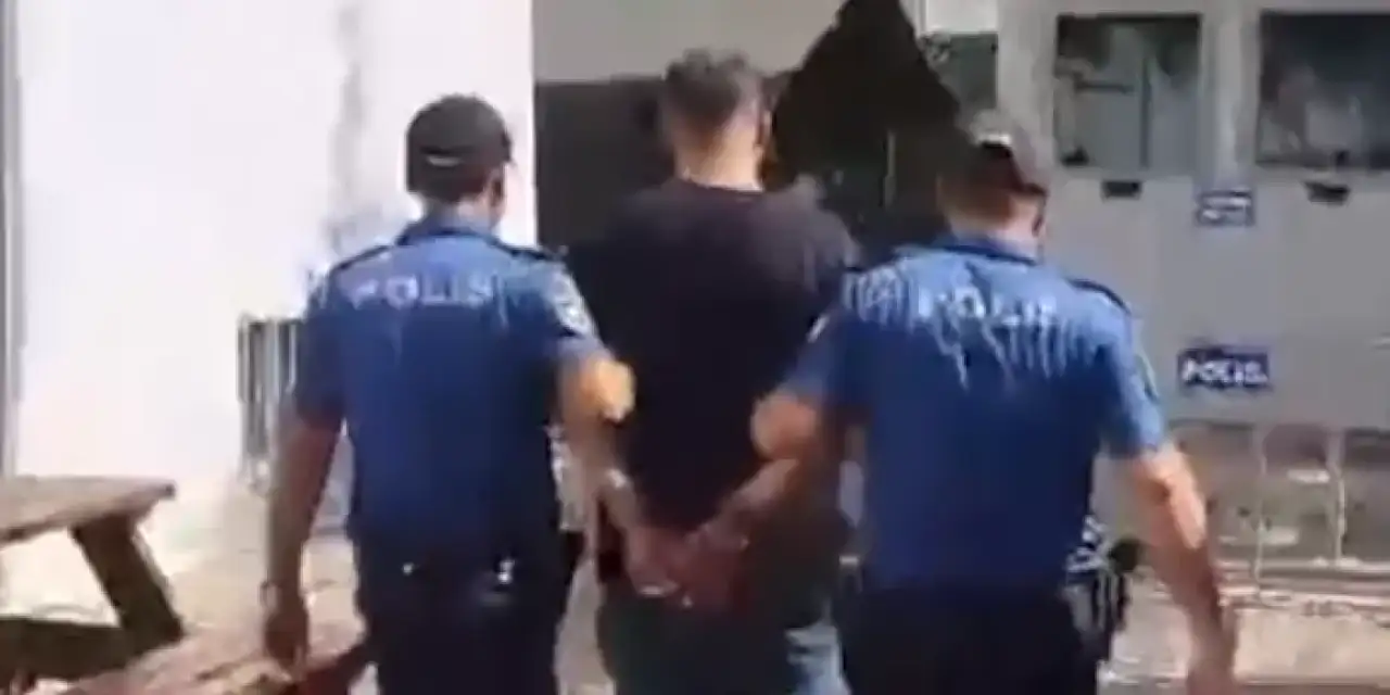 Yakalanmam sanıyordu trafikte yakayı ele verdi!