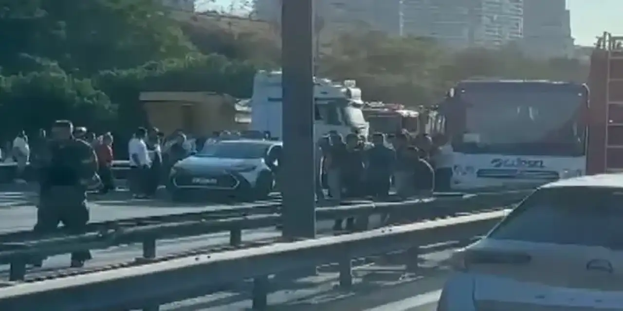 Sabah Tem otoyolunda saatlerinde feci kaza! Yaralılar var