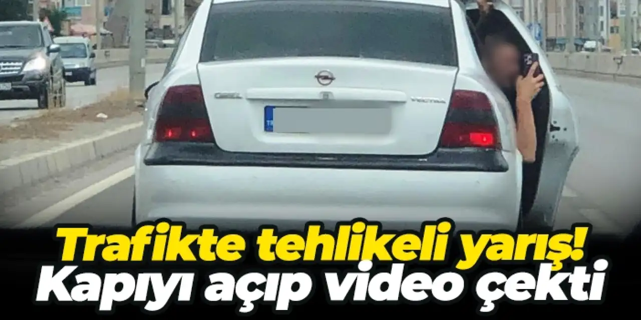 Samsun'da trafikte tehlikeli yarış! Kapıyı açıp video çekti