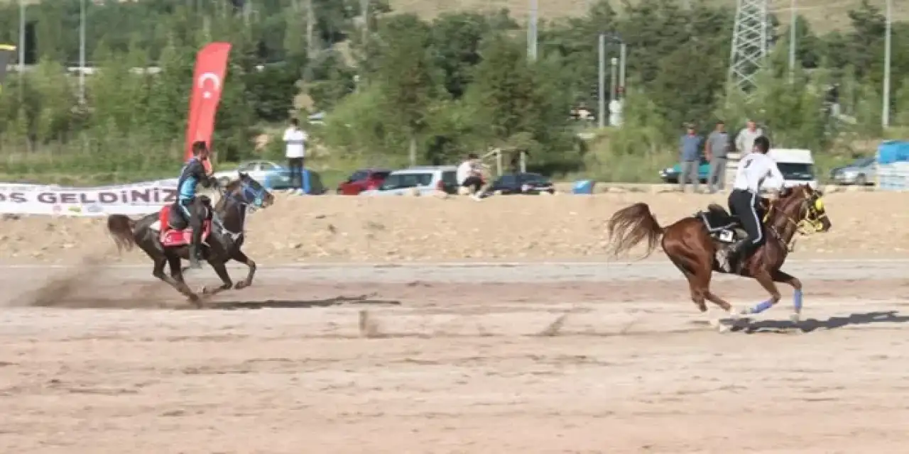 Bayburt'a Atlı Cirit İl Birinciliği başlıyor