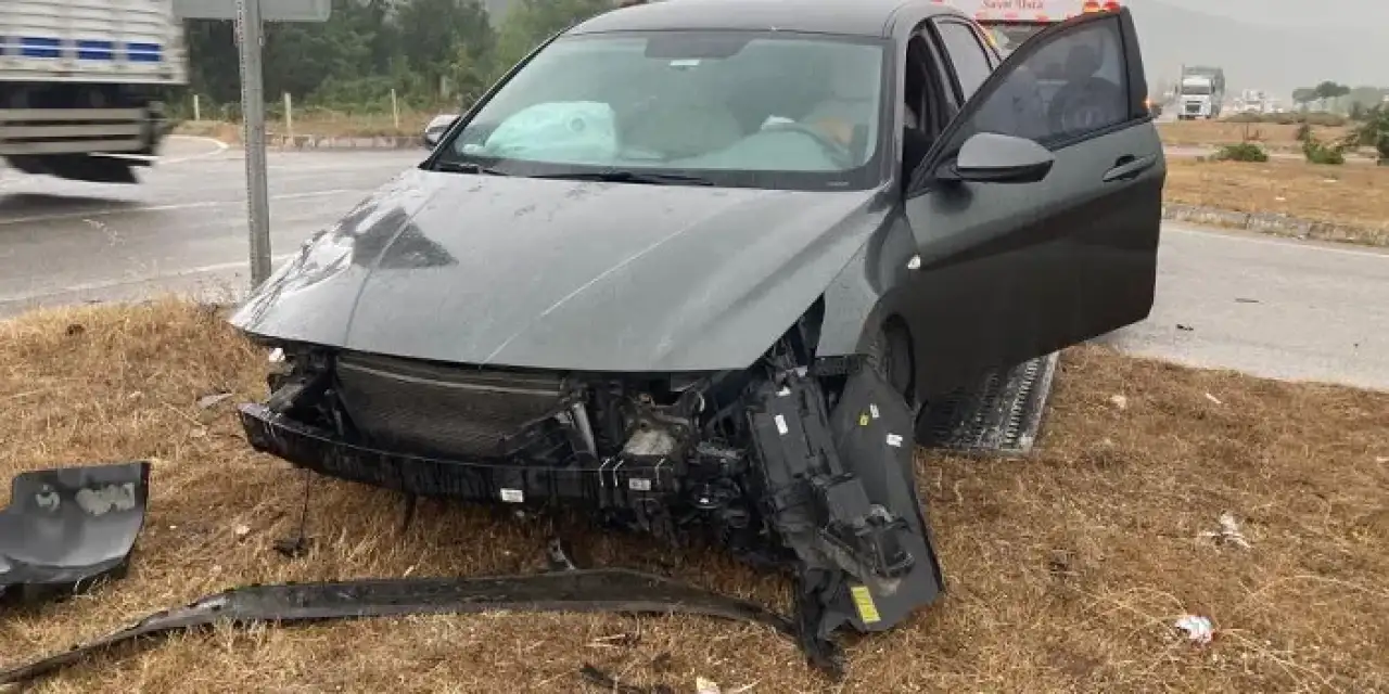 Samsun Kavak’ta Trafik Kazası: 2 Yaralı