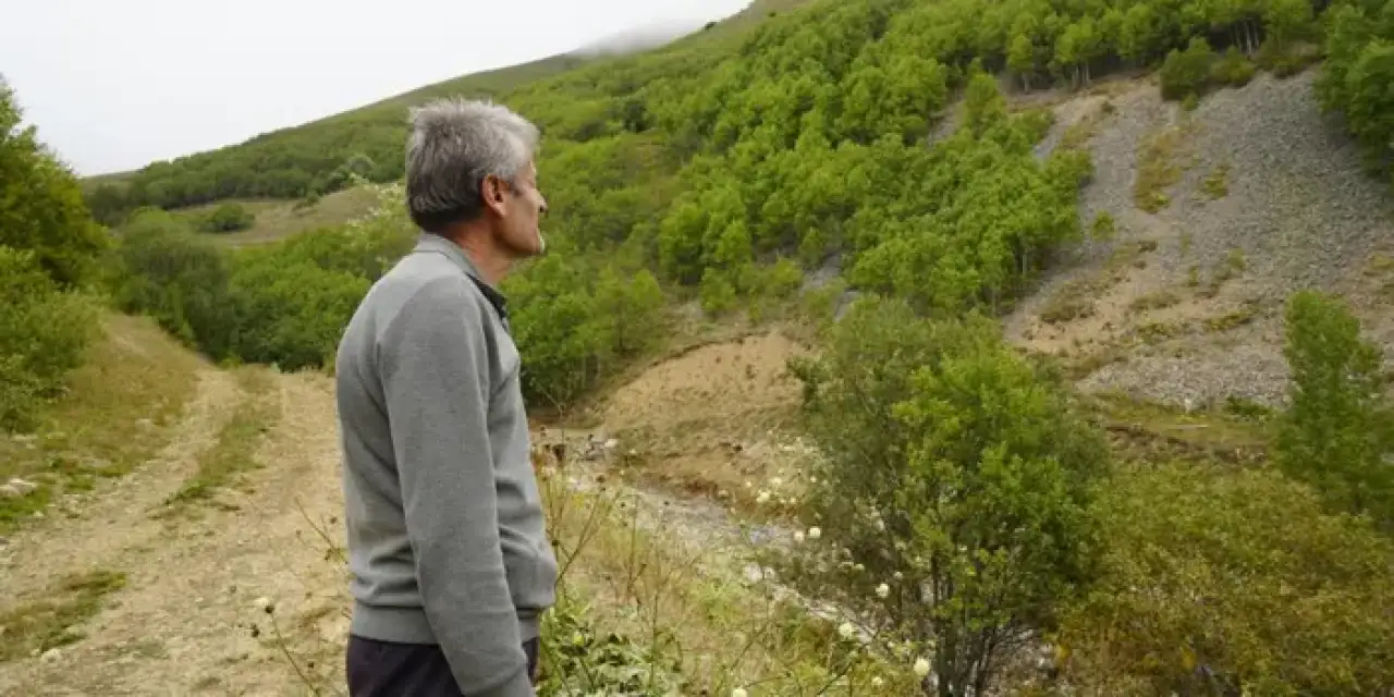 Gümüşhane’de emekli imam köyüne binlerce ağaç dikti!