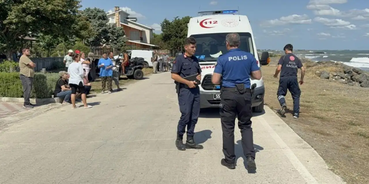 Karadeniz’de akıntıya kapılan yaşlı adam son anda kurtarıldı!