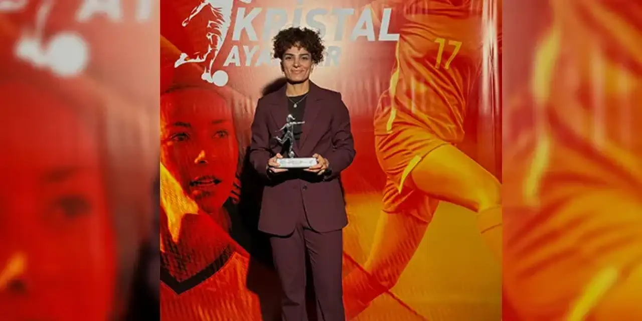 Trabzonspor yılın defans oyuncusu için kutlama mesajı yayımladı!