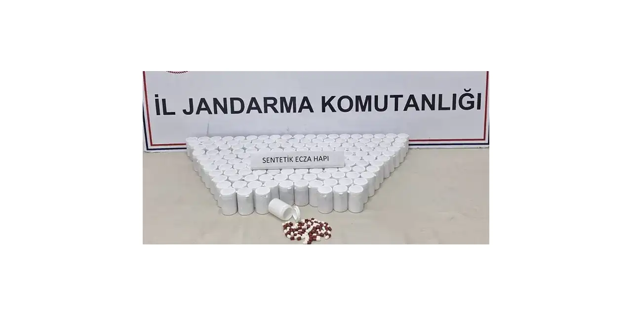 Zehir tacirlerine geçit verilmedi! 9 bin sentetik ecza hapı ele geçirildi