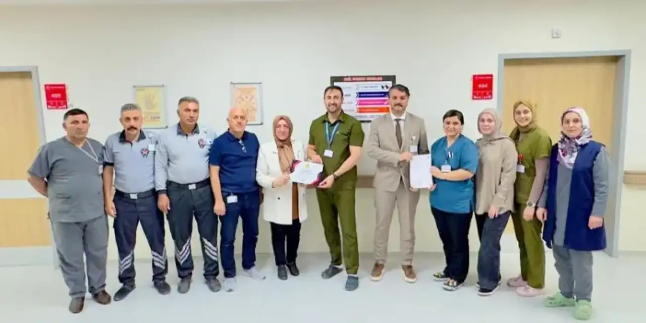 Bayburt'ta Devlet Hastanesi çalışanlarına teşekkür belgesi!