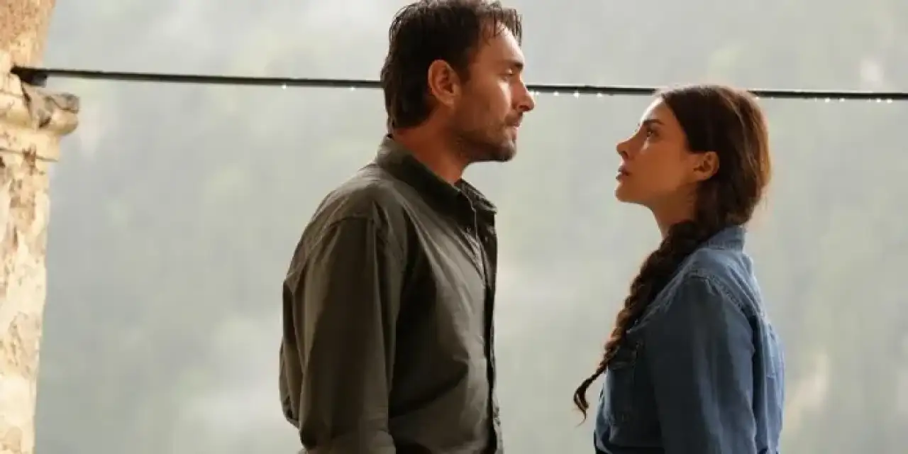 Ulaş Tuna Astepe ve Deniz Baysal’ın Yeni Dizisi Taşacak Bu Deniz İlk Tanıtımıyla İzleyiciyle Buluştu