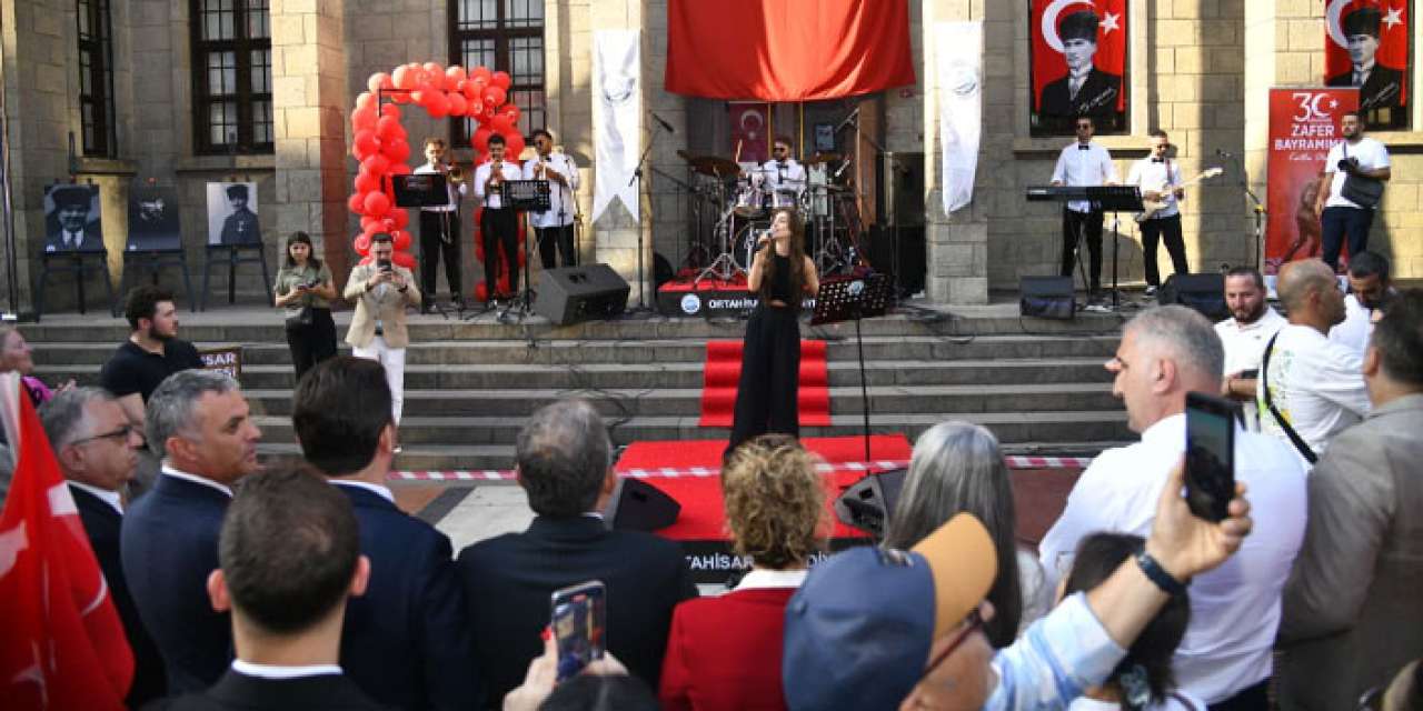 Ortahisar Belediyesi, 30 Ağustos Zafer Bayramı konseri düzenledi!