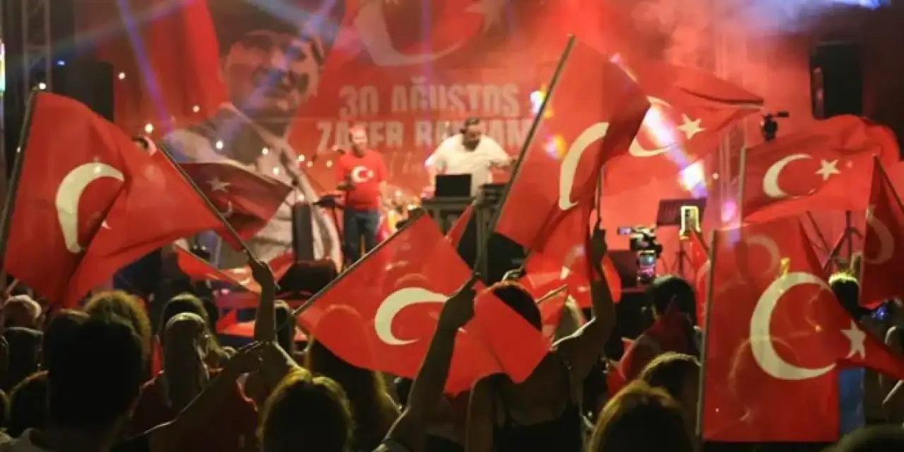 Samsun’da Zafer Bayramı coşku içerisinde kutlandı!