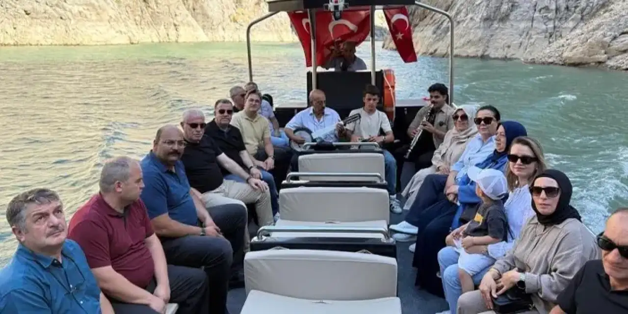 Vali Eldivan eski kaymakamlık yaptığı ilçeyi ziyaret etti!