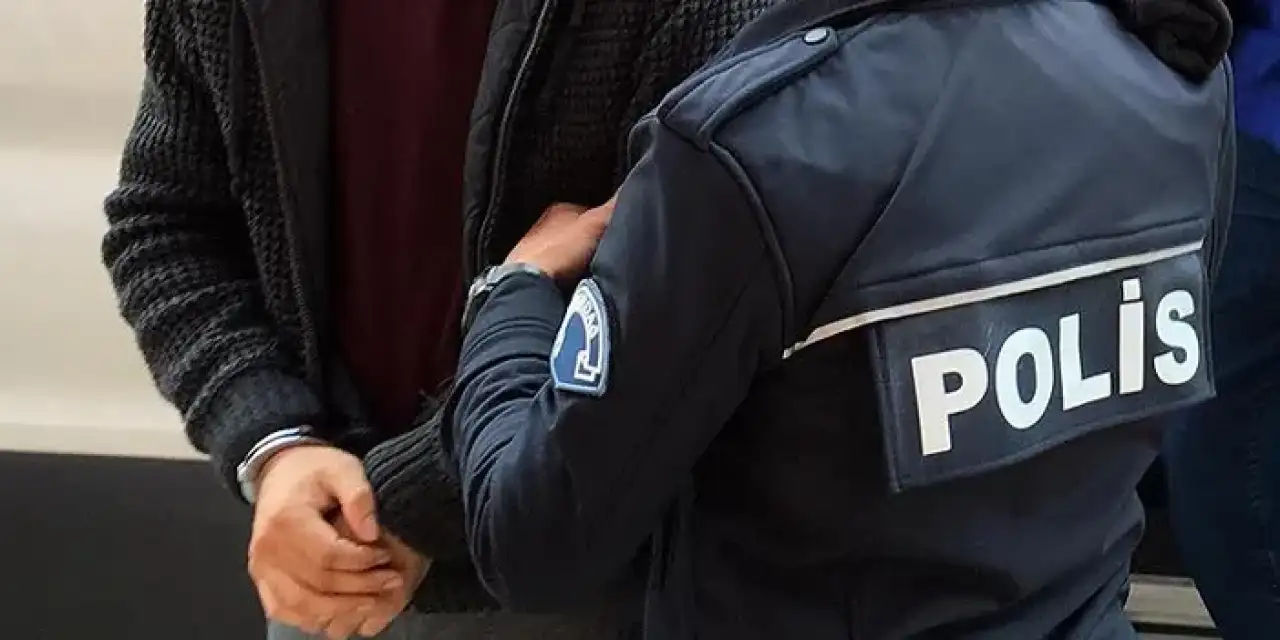 Bu kadarı da pes dedirtti! Cami avlusunda...