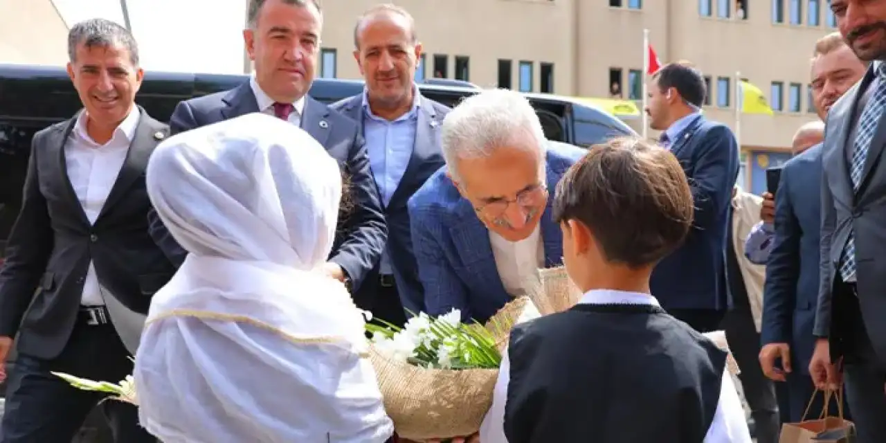 Ulaştırma ve Altyapı Bakanı Abdulkadir Uraloğlu Bayburt'ta!