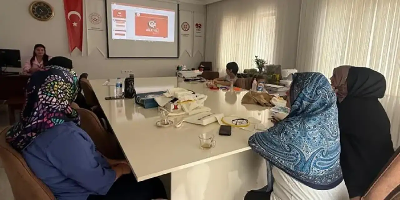 Bayburt'ta kadınlara 'Kadına Yönelik Şiddetle Mücadele Eğitimi'