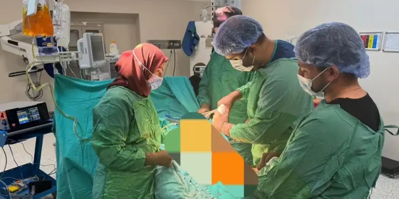 Bayburt' Devlet Hastanesinde çift taraflı diz protez ameliyatı!