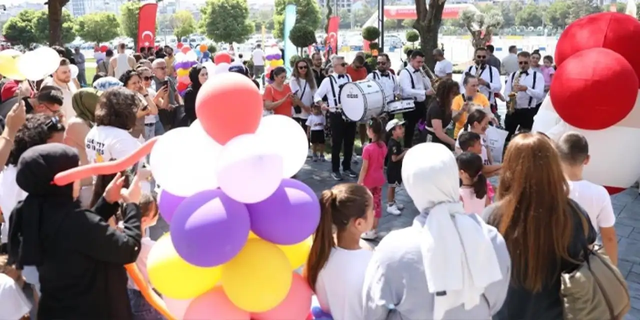 Samsun’da rekor ilgi: 6 günde 30 bin kişi “balonya”ya akın etti