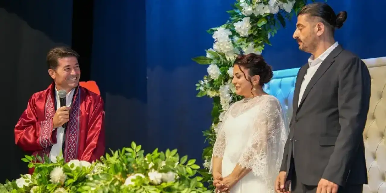 Başkan Kaya, nikah memurunun nikahını kıydı!