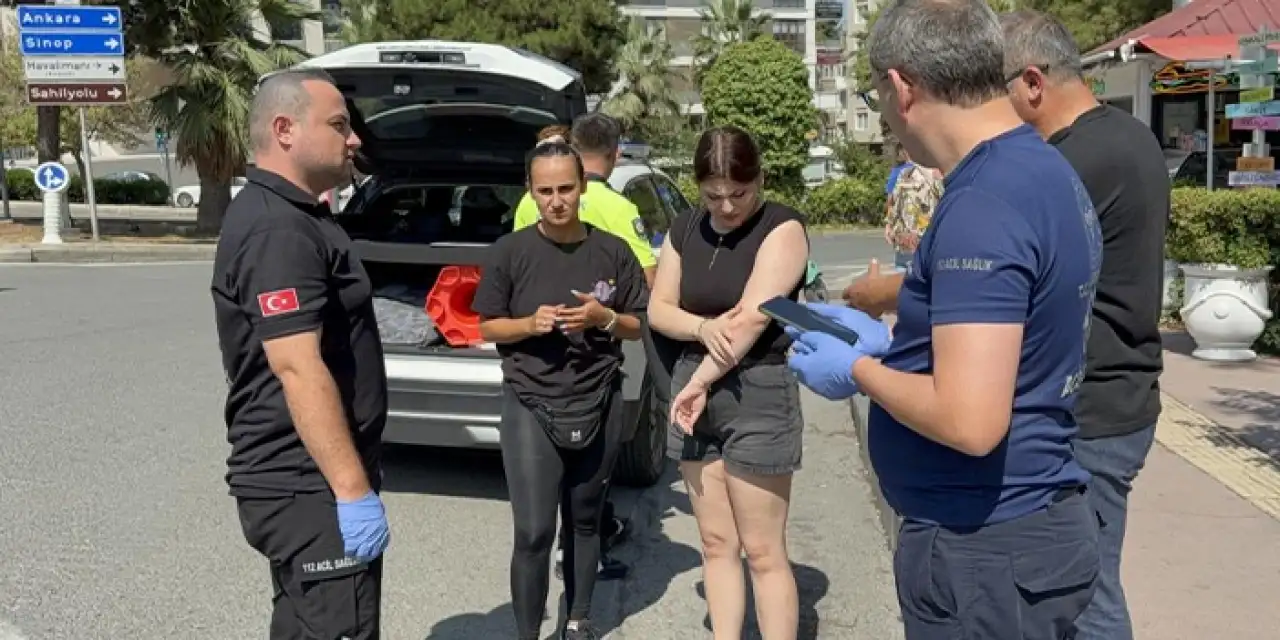 Samsun’da trafik kazası! Motosiklet otomobile çarptı: 2 kişi yaralandı