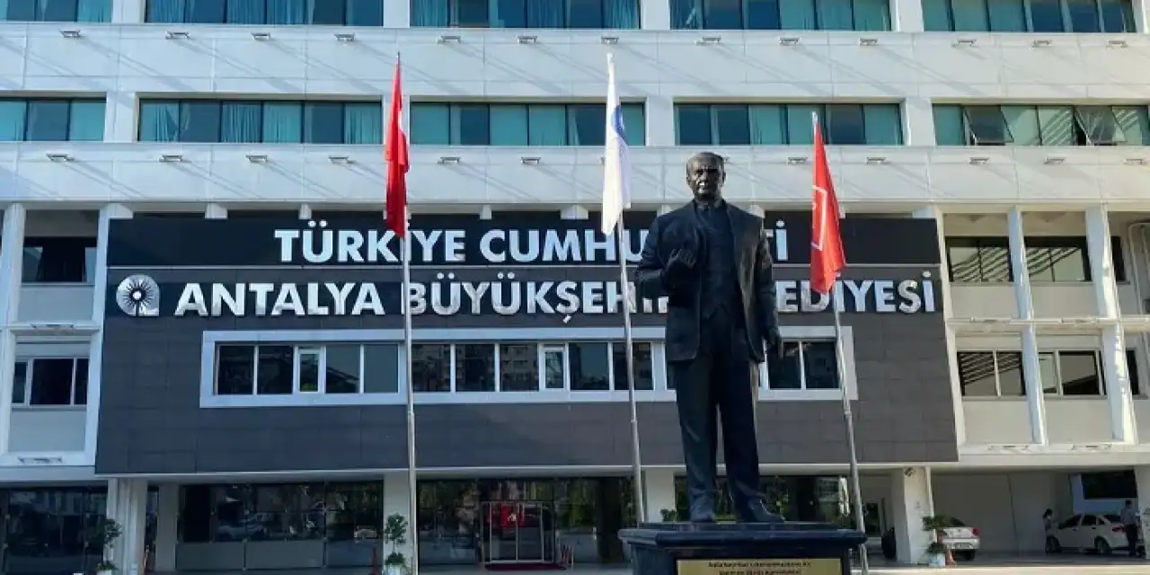 Antalya Büyükşehir Belediyesine operasyon! Çok sayıda gözaltı