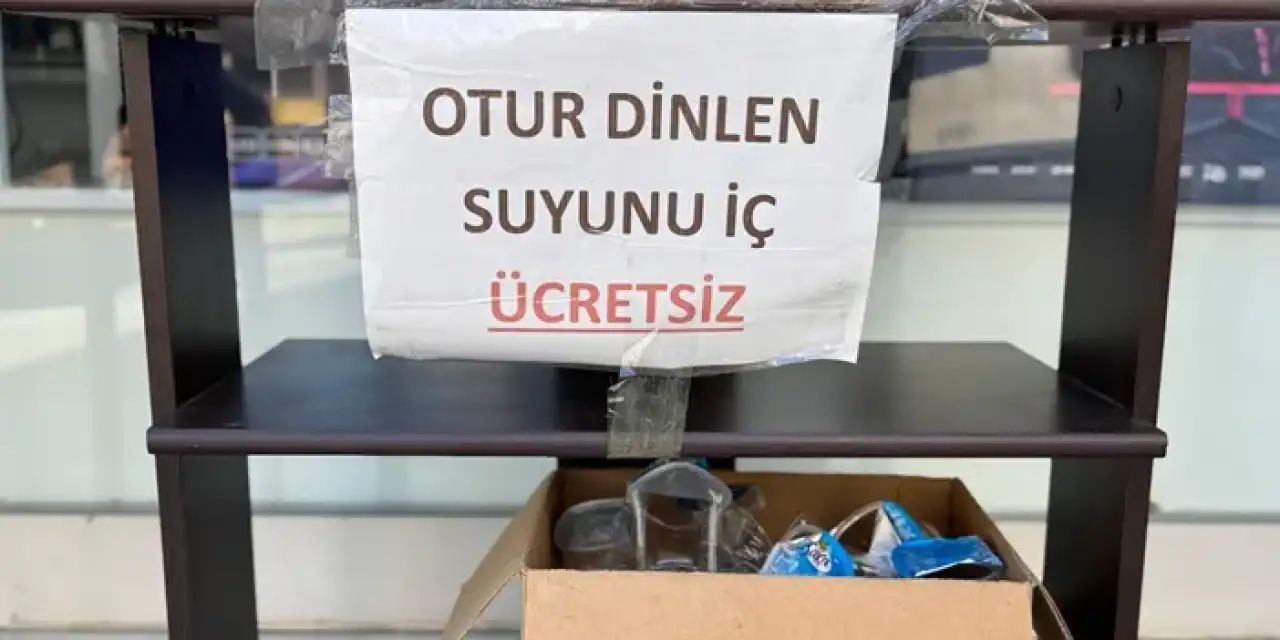 Ordu'da dükkanının önünde ücretsiz su ikram ediyor!