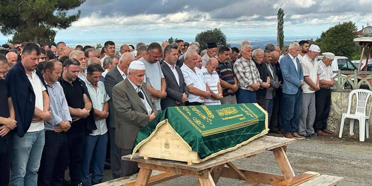 Samsun Alaçam Bahşioymağı Mahallesi muhtarı Şükrü Nacak hayatını kaybetti
