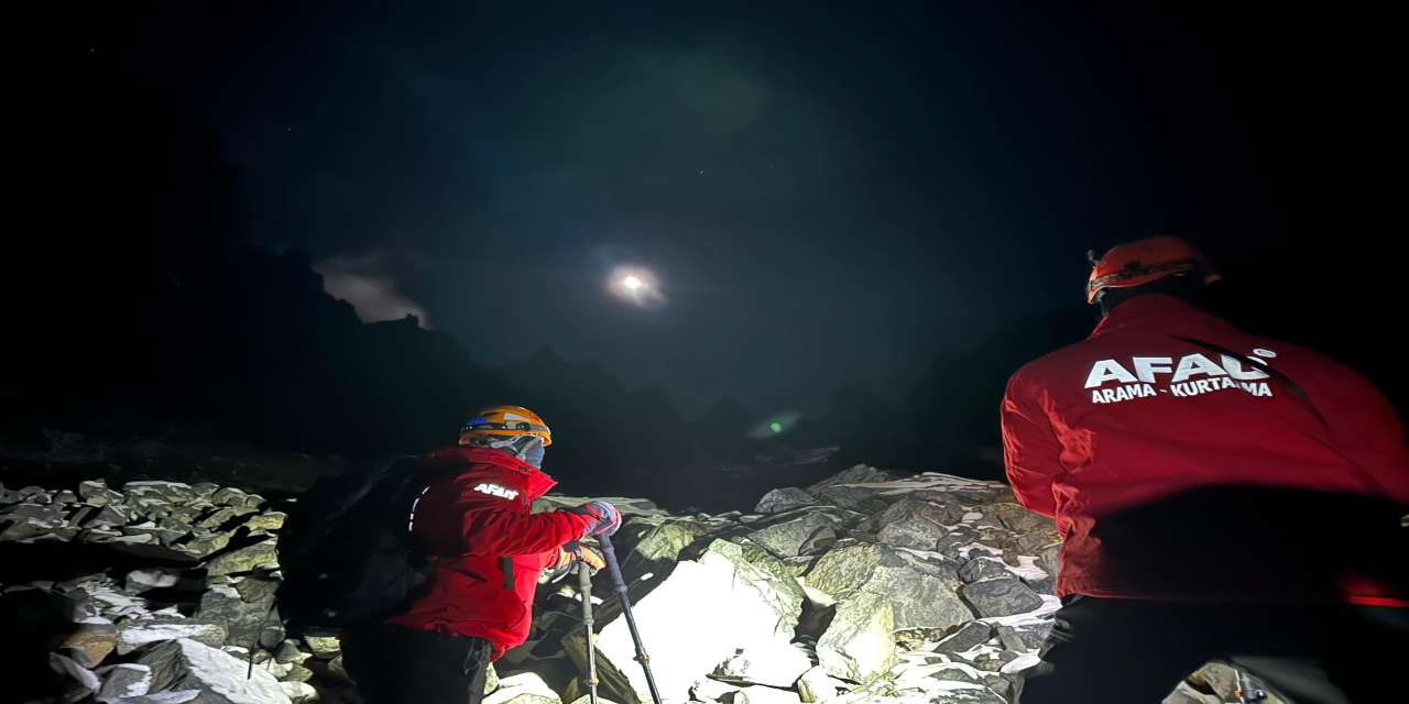 Rize'de kaybolan dağcı kurtarıldı! İyi haber gece geldi