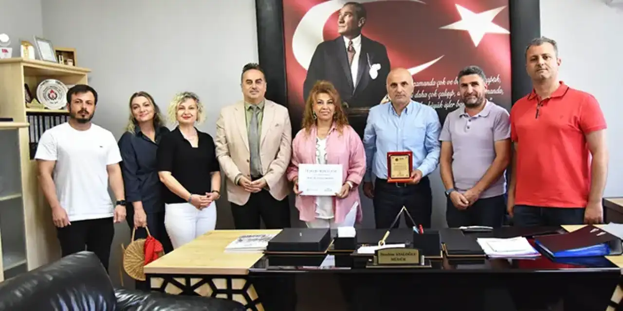 Ortahisar Belediyesi çevreci okullara teşekkür belgesi veriyor!