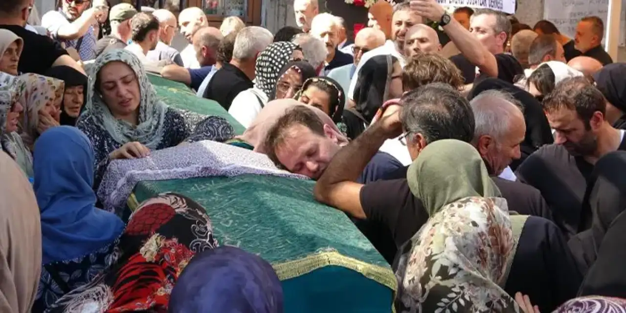 Samsun'da feci kaza! Anne ve oğlu son yolculuğuna uğurlandı
